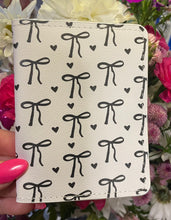 Load image into Gallery viewer, Bow + Heart Pattern Mini Wallet
